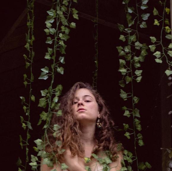 Meet your Posher, Shelby - Picture 1 of 1